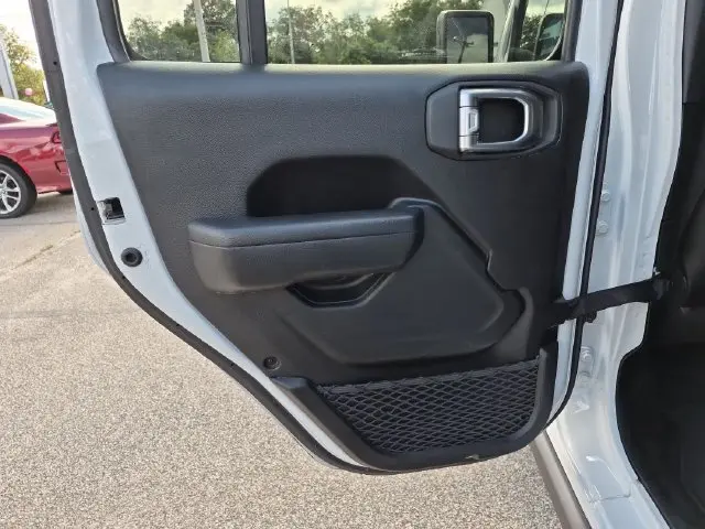2024 Jeep Wrangler - $25,000