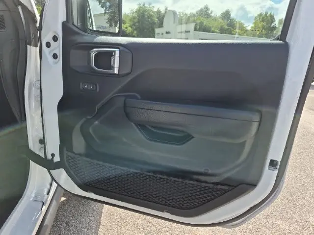 2024 Jeep Wrangler - $25,000