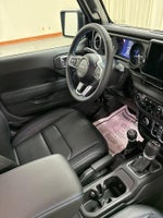 2024 Wrangler Thumbnail 32