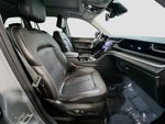 2022 Grand Cherokee Thumbnail 23
