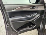 2023 Grand Cherokee Thumbnail 11