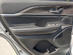2023 Grand Cherokee Thumbnail 28