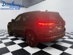 2024 Grand Cherokee Thumbnail 3