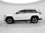 2023 Grand Cherokee Thumbnail 3