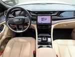 2022 Grand Cherokee Thumbnail 17