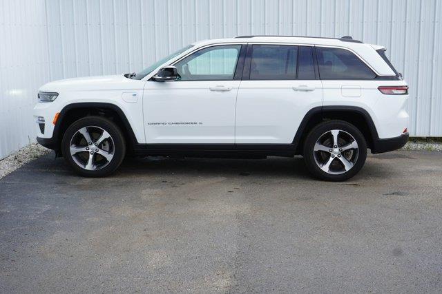 2023 Jeep Cherokee - $23,900