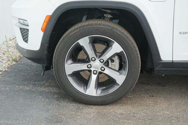 2023 Jeep Cherokee - $23,900