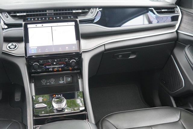 2023 Jeep Cherokee - $23,900