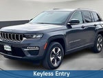2023 Grand Cherokee Thumbnail 3