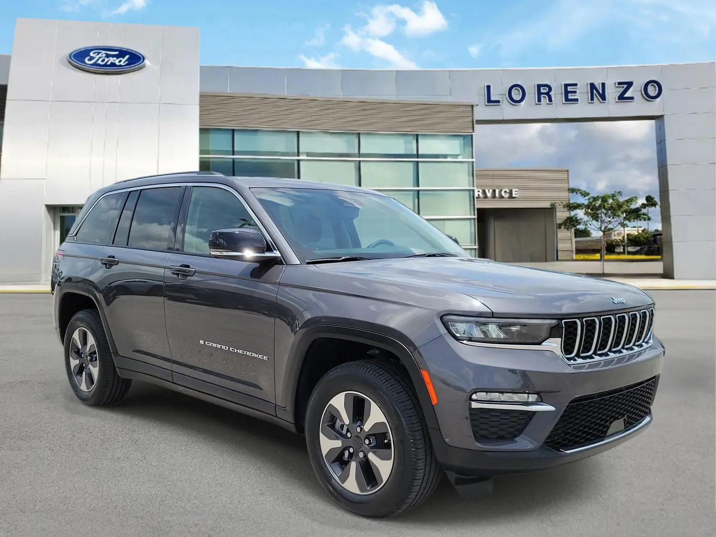 2022 Jeep Cherokee - $23,990