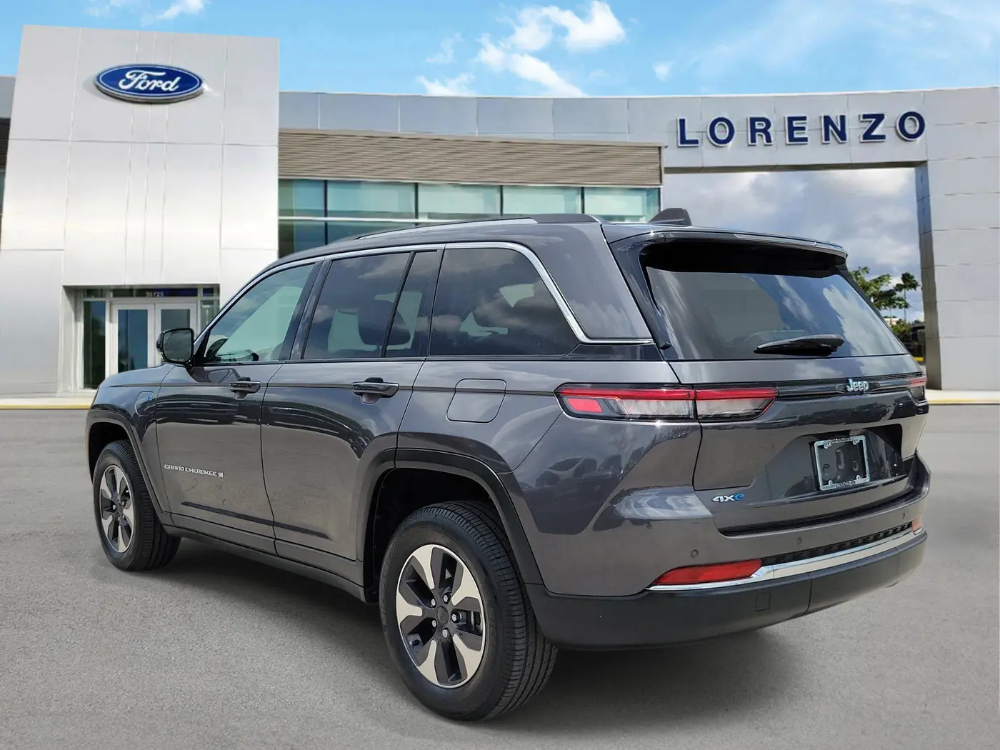 2022 Jeep Cherokee - $23,990