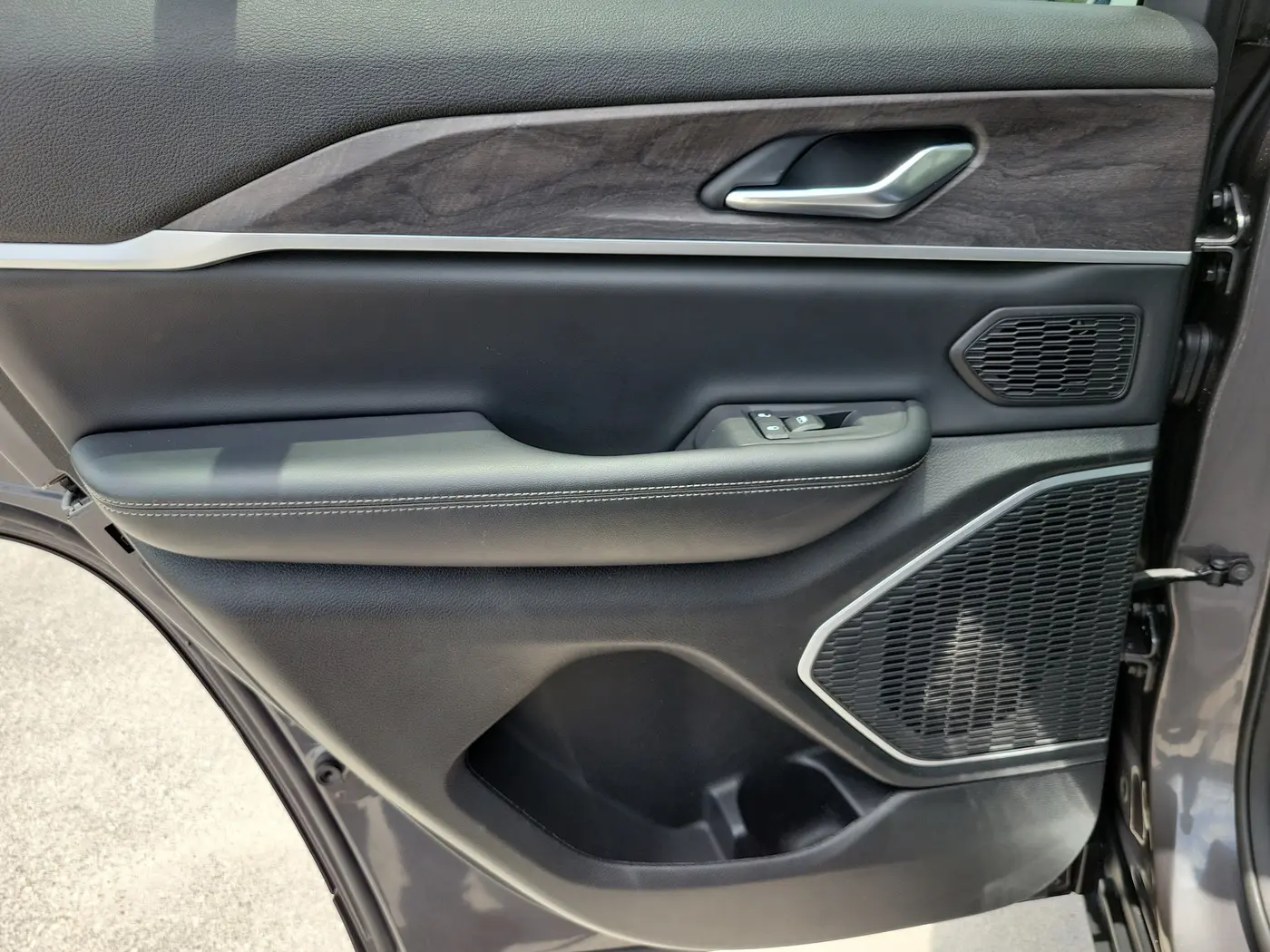 2022 Jeep Cherokee - $23,990