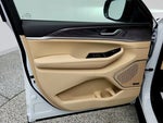 2022 Grand Cherokee Thumbnail 11