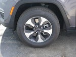 2024 Grand Cherokee Thumbnail 6