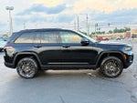 2024 Grand Cherokee Thumbnail 3