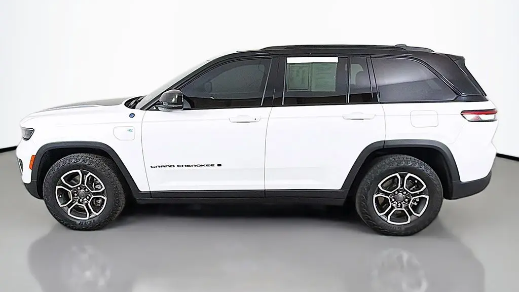 2023 Jeep Grand Cherokee Trailhawk 4xe Carb State Package