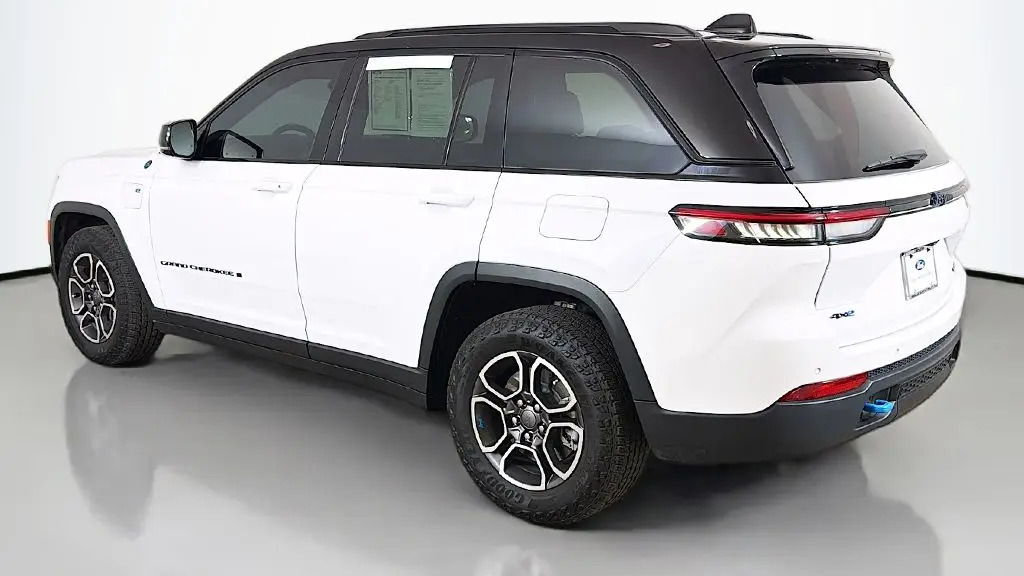 2023 Jeep Grand Cherokee Trailhawk 4xe Carb State Package