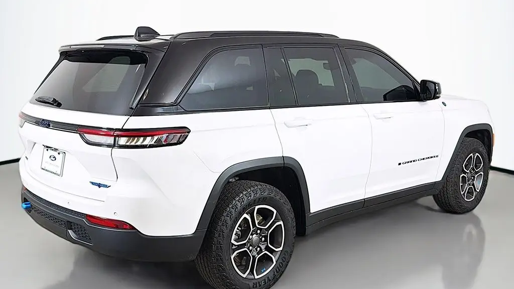 2023 Jeep Grand Cherokee Trailhawk 4xe Carb State Package