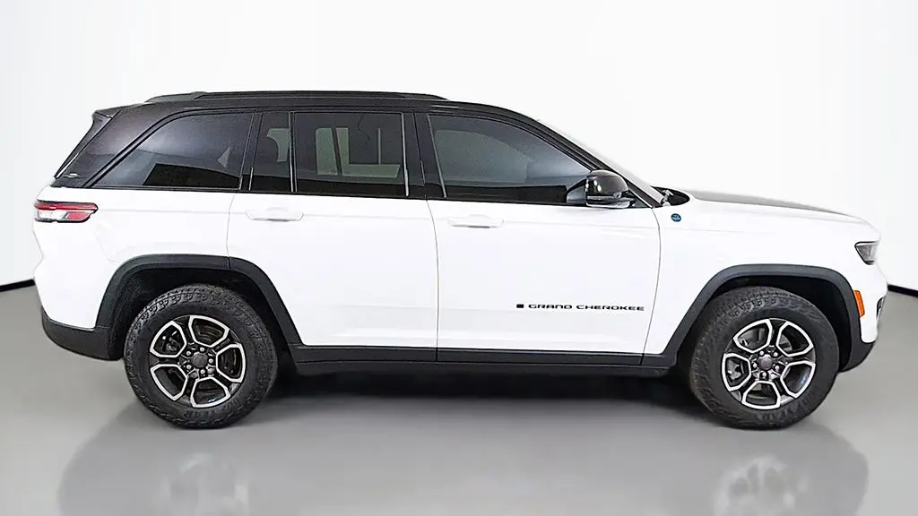 2023 Jeep Grand Cherokee Trailhawk 4xe Carb State Package