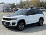2022 Grand Cherokee Thumbnail 3