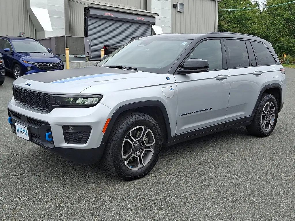 2023 Jeep Cherokee - $24,700