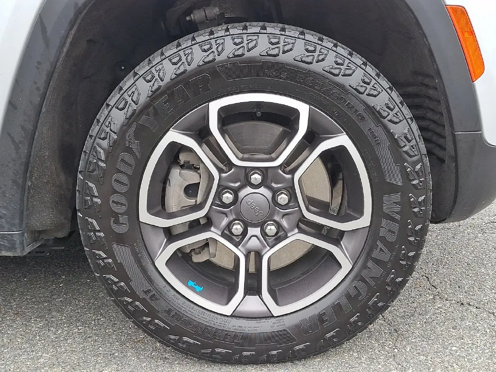 2023 Jeep Cherokee - $24,700