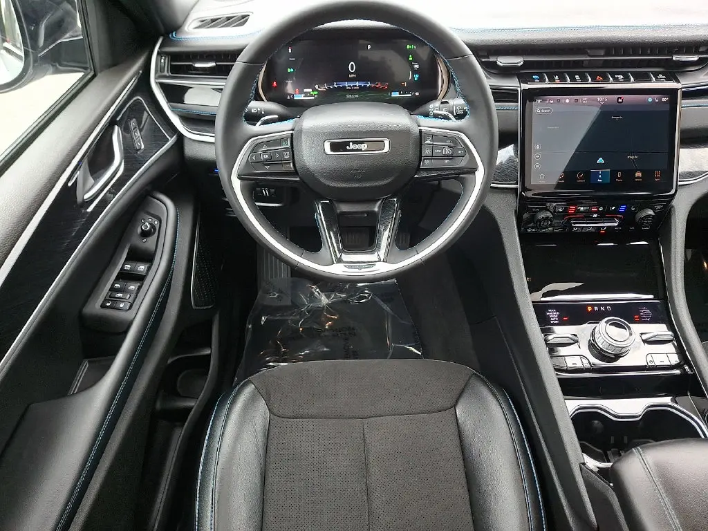 2023 Jeep Cherokee - $24,700