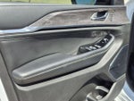 2022 Grand Cherokee Thumbnail 6