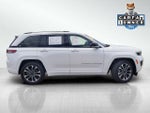 2023 Grand Cherokee Thumbnail 3