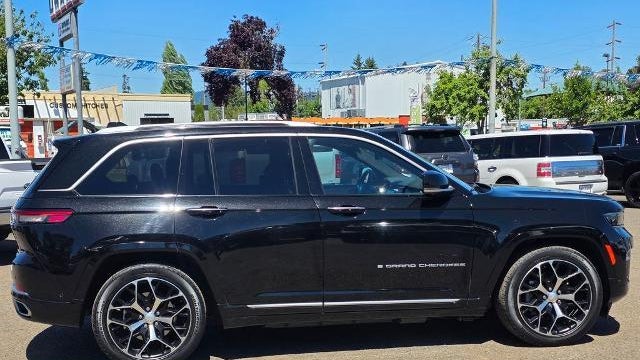 2022 Jeep Grand Cherokee Summit 4xe