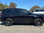 2023 Grand Cherokee Thumbnail 3