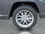 2024 Grand Cherokee Thumbnail 4