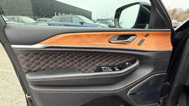 2022 Jeep Grand Cherokee Summit 4xe
