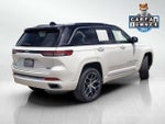2023 Grand Cherokee Thumbnail 4
