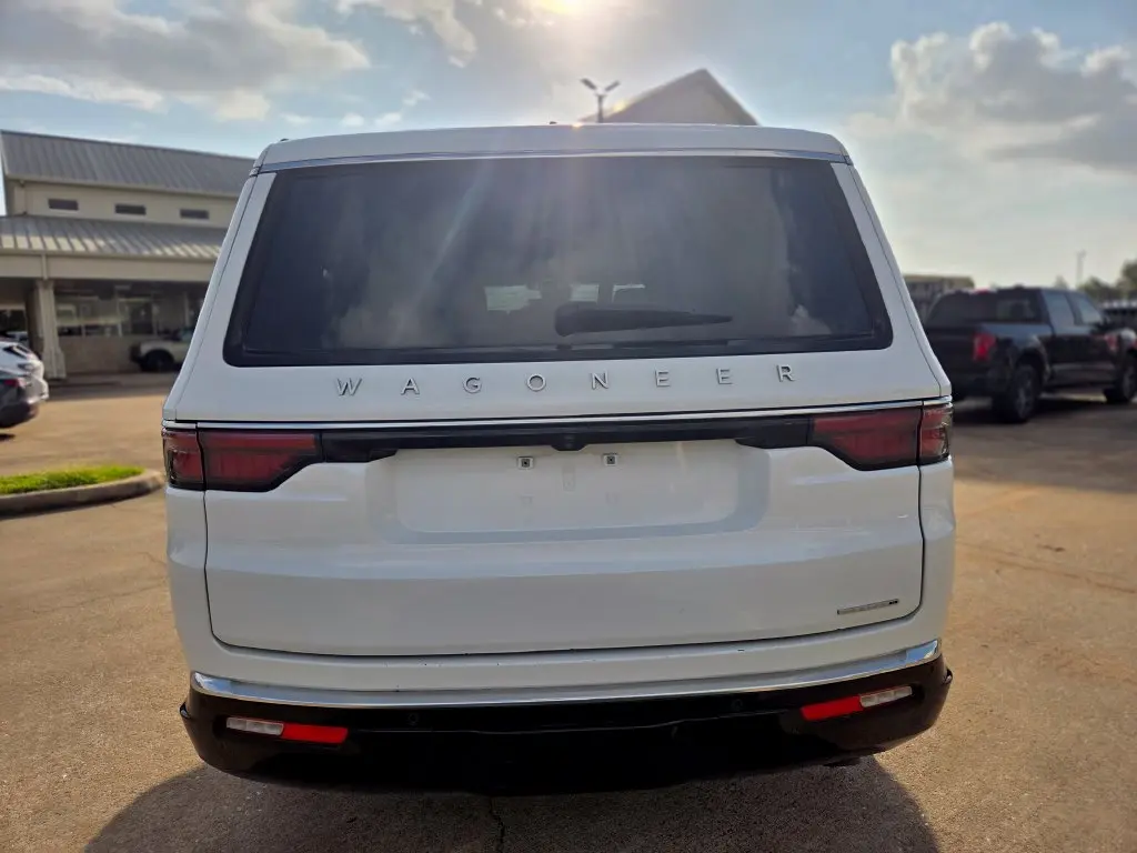 2024 Jeep Wagoneer L - $29,817