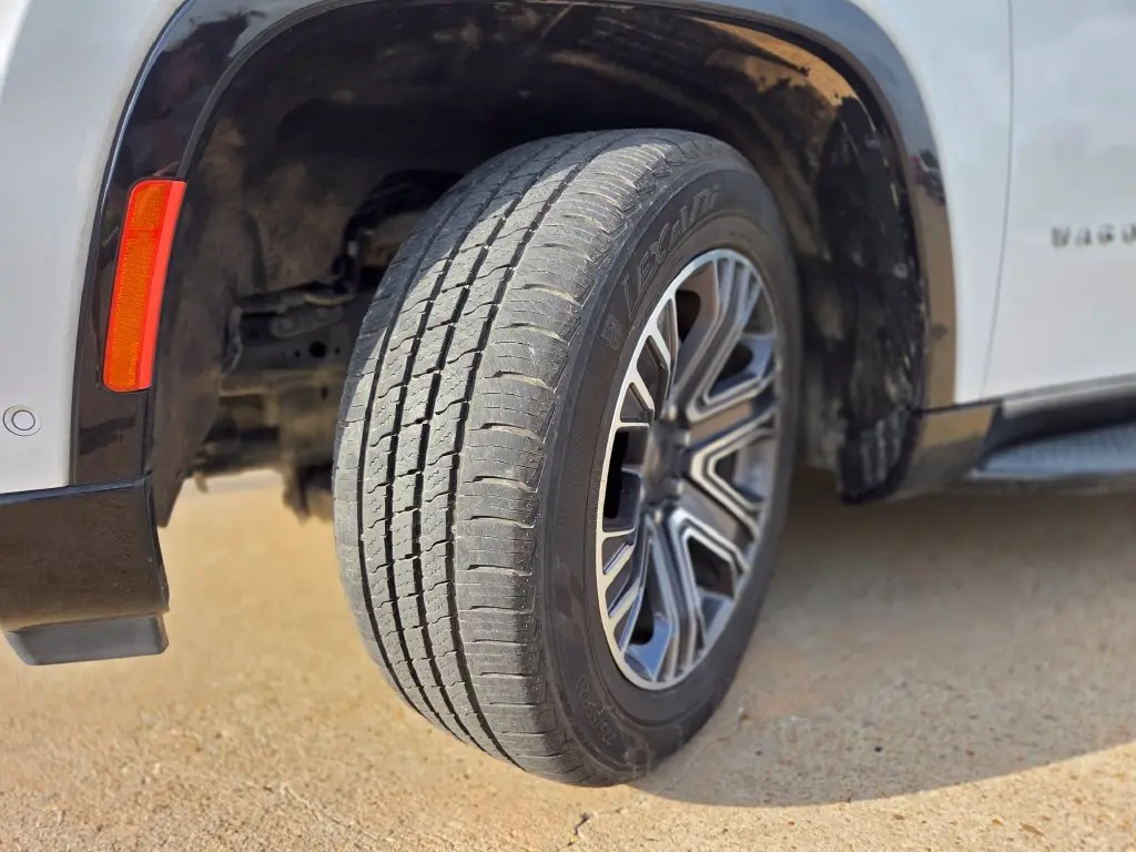 2024 Jeep Wagoneer L - $29,817