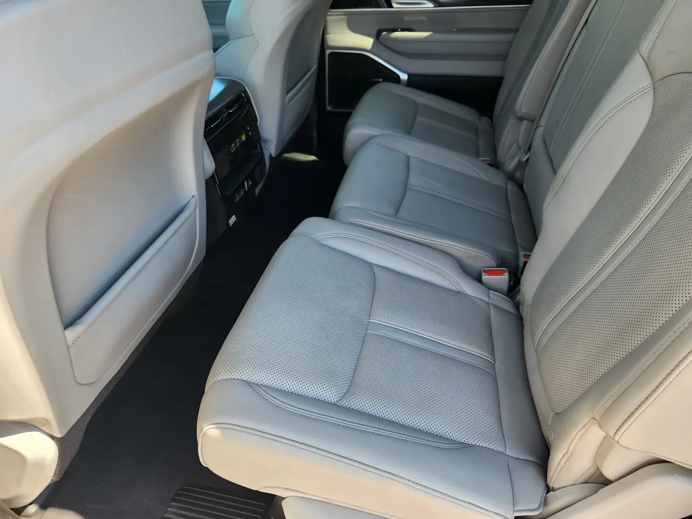 2024 Jeep Wagoneer L - $32,506