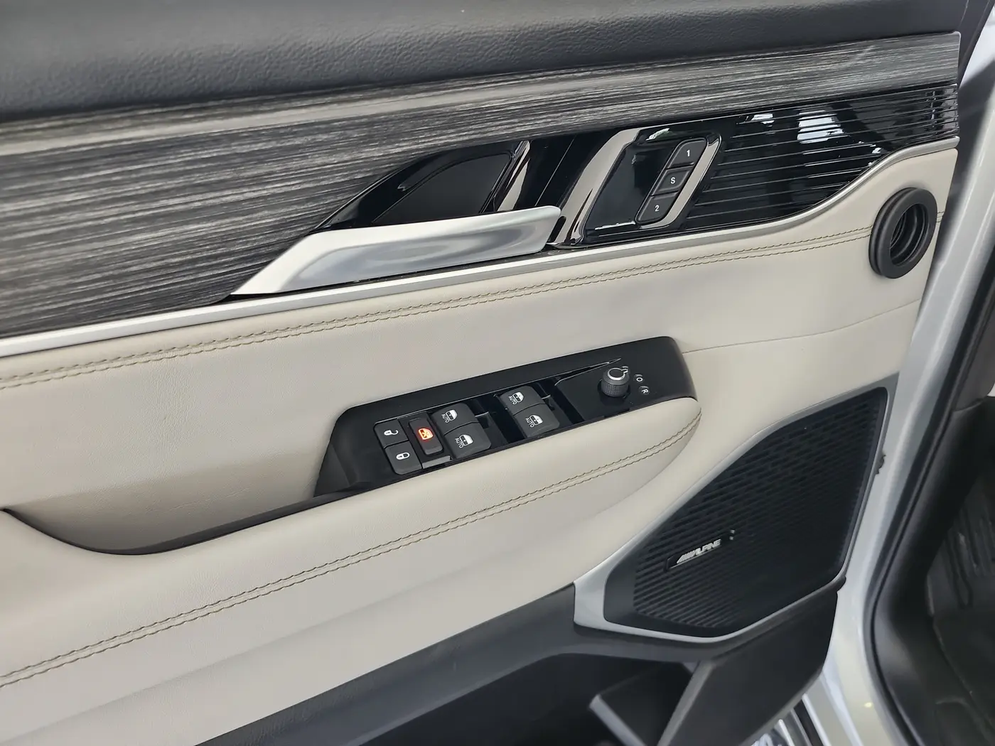 2024 Jeep Wagoneer L - $28,700