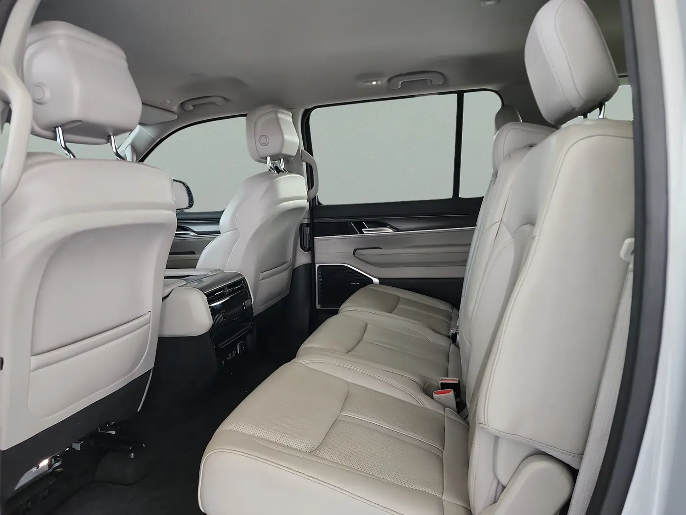 2024 Jeep Wagoneer L - $28,700