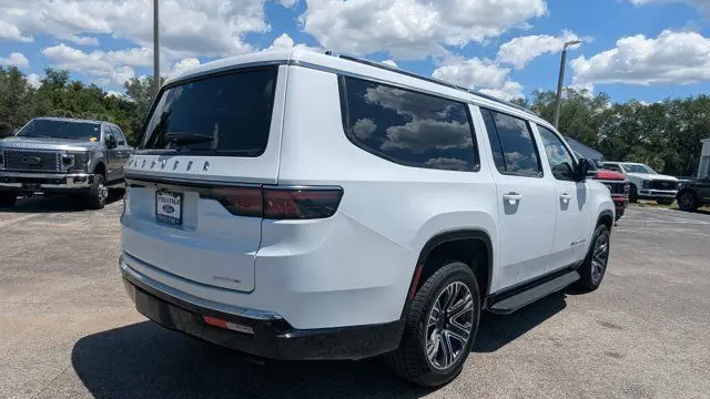 2024 Jeep Wagoneer L Carbide