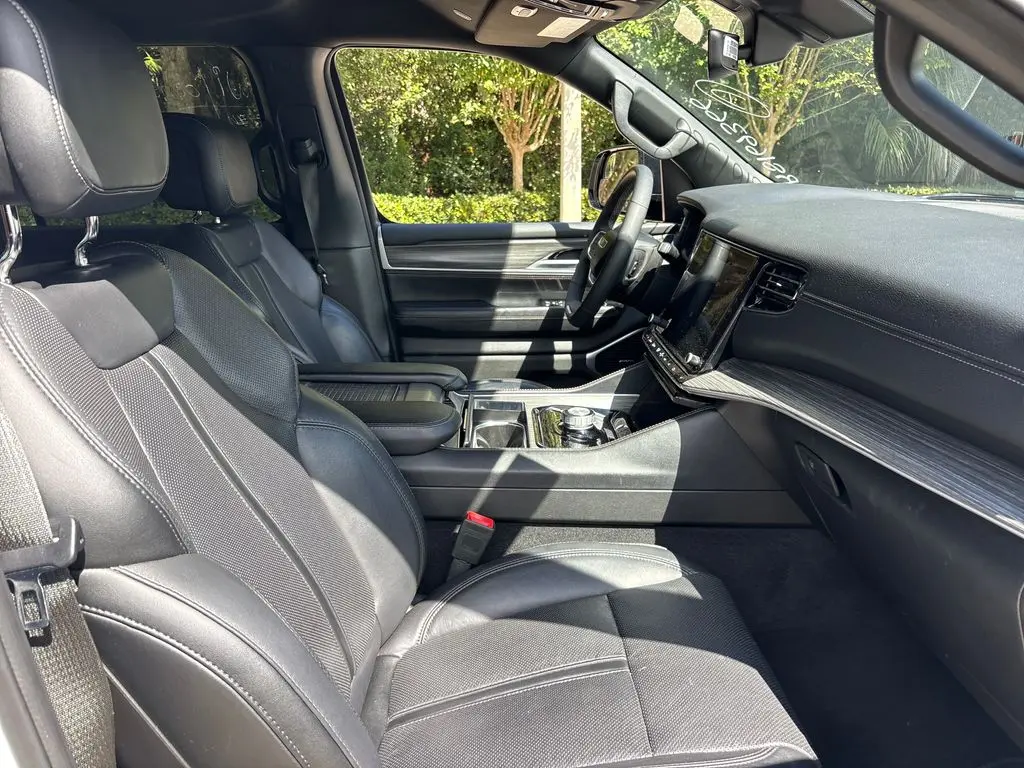 2024 Jeep Wagoneer L - $29,901
