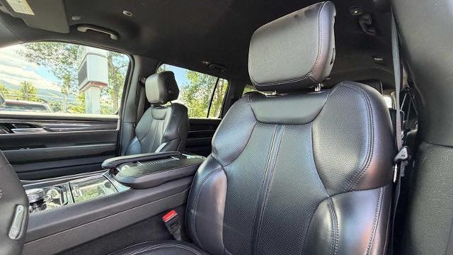 2024 Jeep Wagoneer L Base