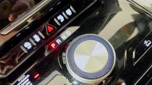 2024 Jeep Wagoneer L Base