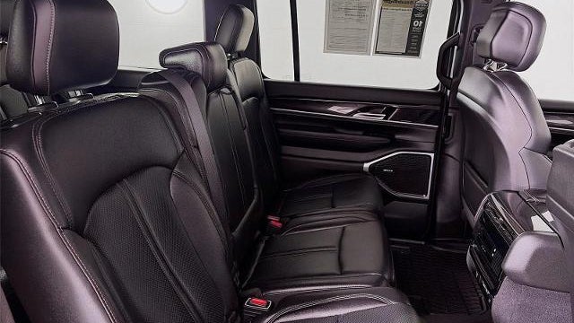 2024 Jeep Wagoneer L Base