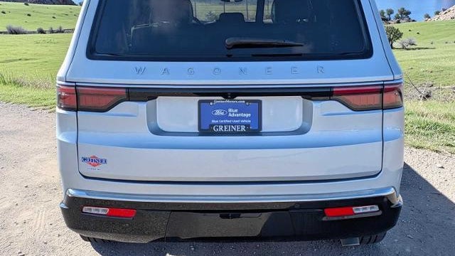 2025 Jeep Wagoneer L Base