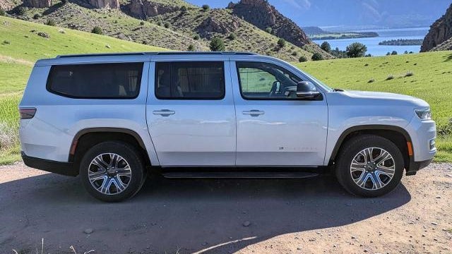 2025 Jeep Wagoneer L Base
