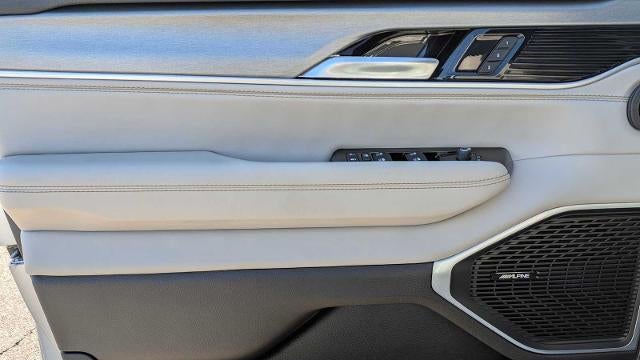 2025 Jeep Wagoneer L Base