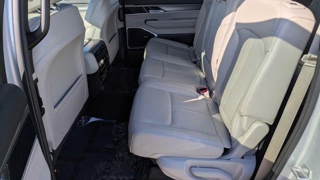 2025 Jeep Wagoneer L Base