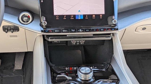 2025 Jeep Wagoneer L Base
