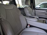 2025 Wagoneer L Thumbnail 32